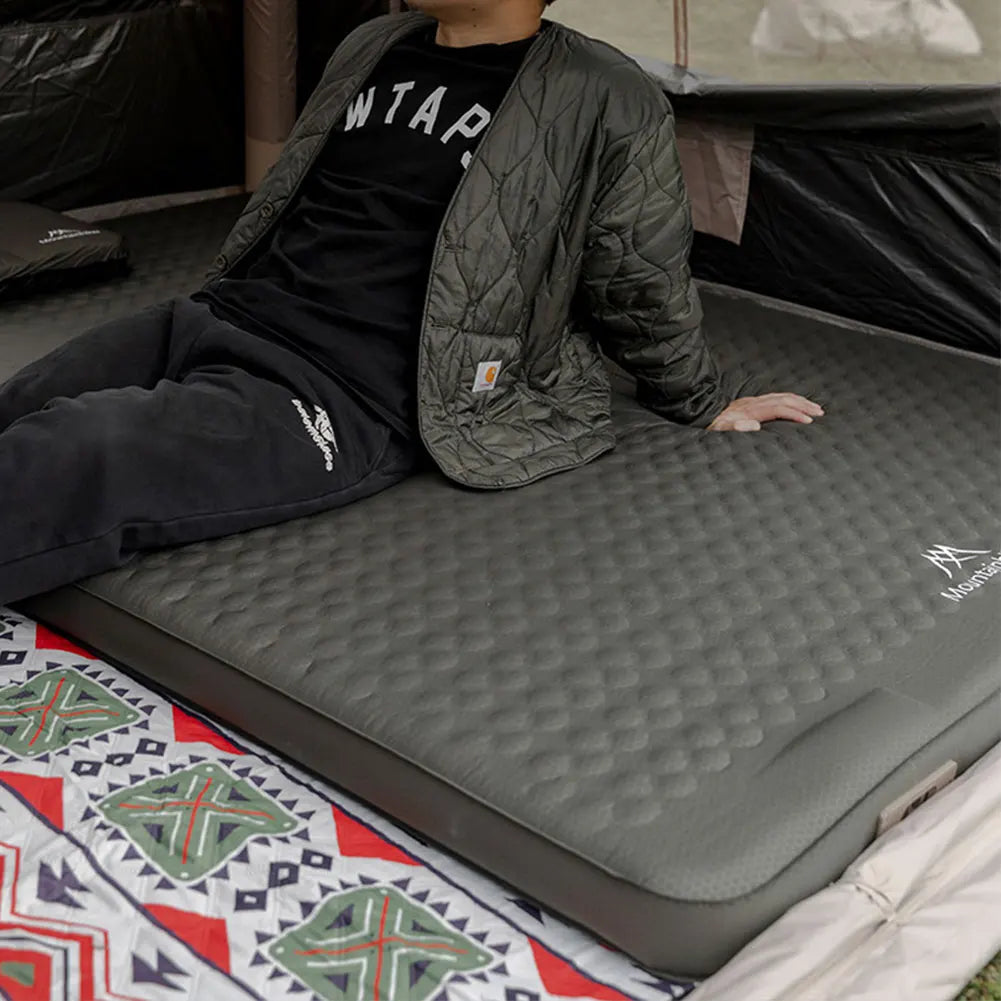 Camping Air Mattress Built-in Pump Self-Inflating Sleeping Pad Outdoor Tent Inflatable Bed for Backpacking Hiking